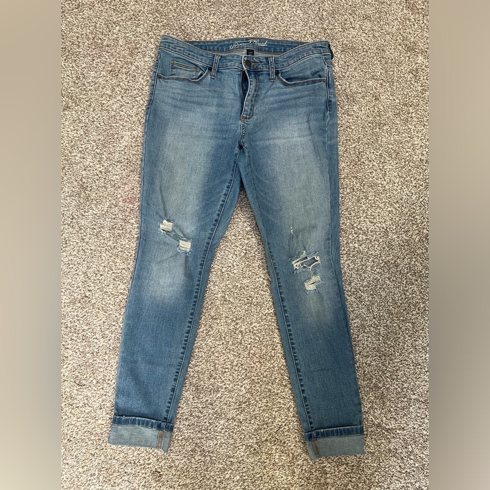 Universal Thread Distressed Jeans